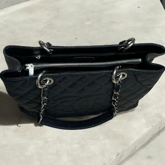 CHANEL Quilted Caviar CC Grand Shopping Tote - Picture 16 of 16